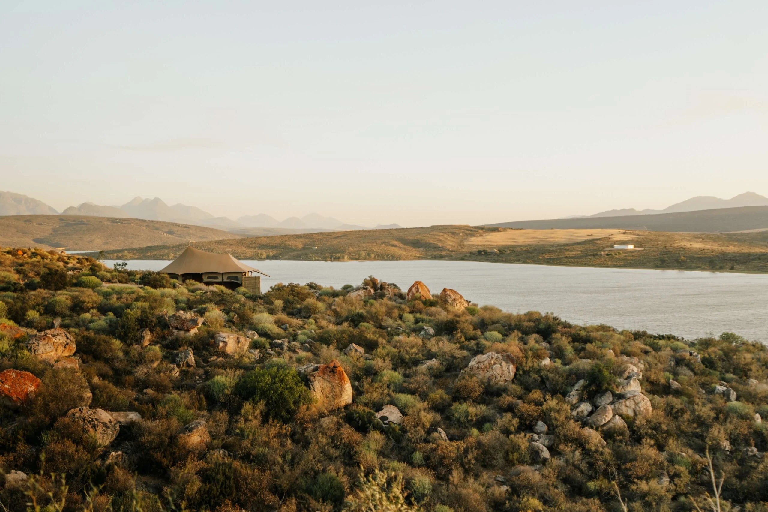 yamu_lifestyle_resort_clanwillam_dam_home-header-03-l-scaled.webp